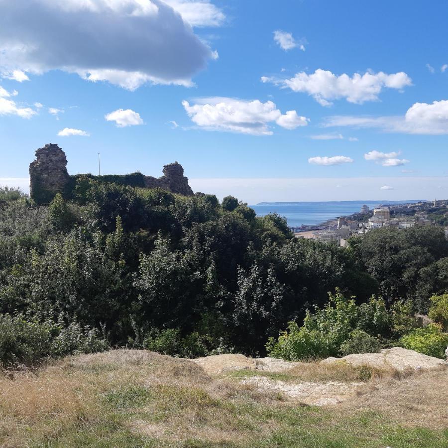 West Hill Retreat Seaview Balcony Chic Loft Studio & Free Parking Hastings Luaran gambar