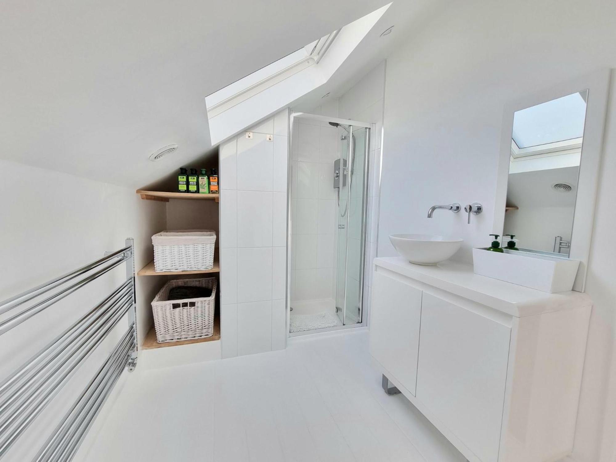West Hill Retreat Seaview Balcony Chic Loft Studio & Free Parking Hastings Luaran gambar