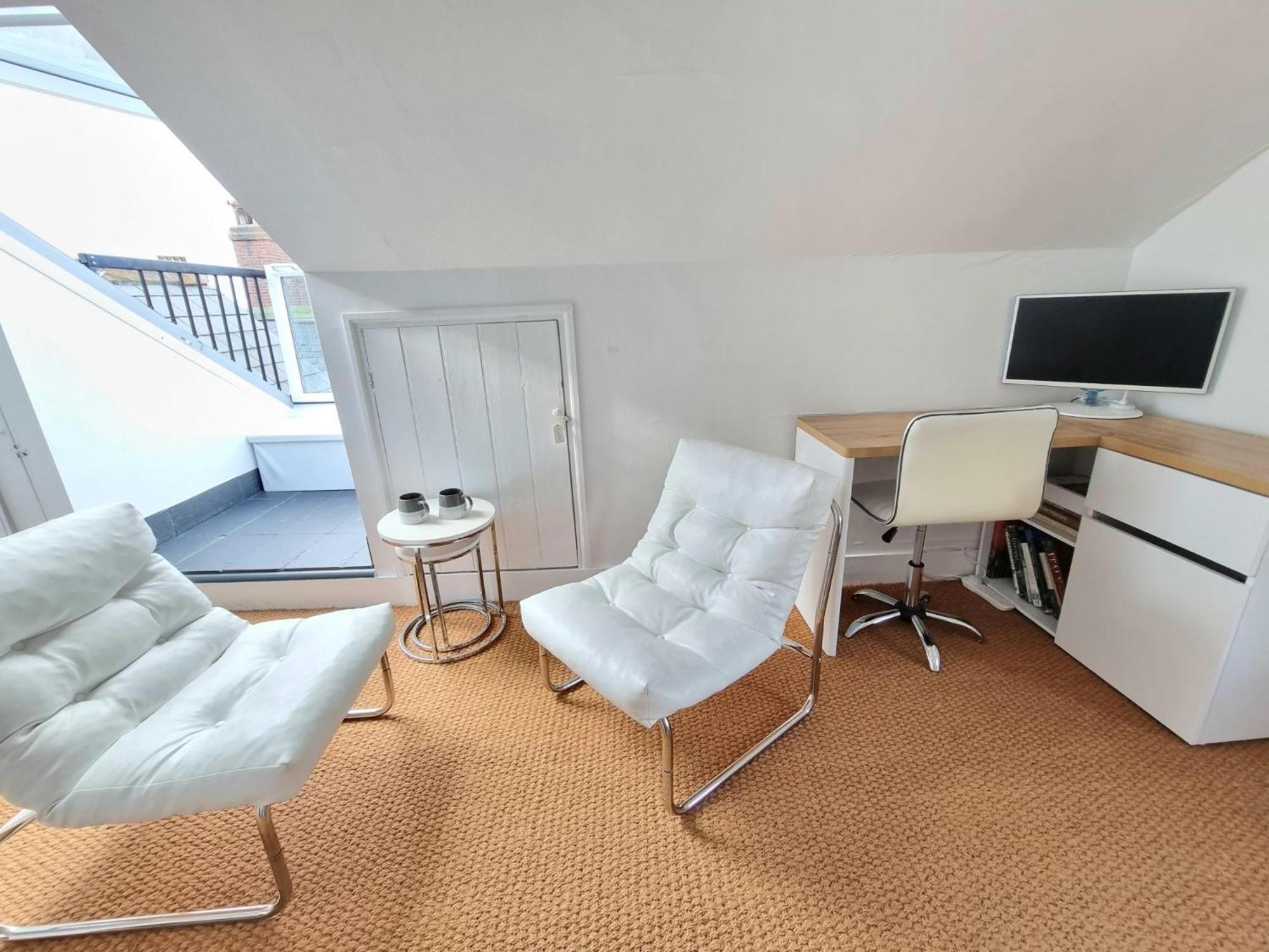 West Hill Retreat Seaview Balcony Chic Loft Studio & Free Parking Hastings Luaran gambar