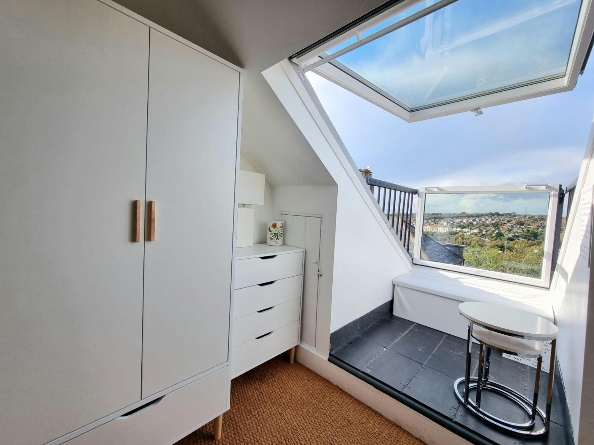West Hill Retreat Seaview Balcony Chic Loft Studio & Free Parking Hastings Luaran gambar