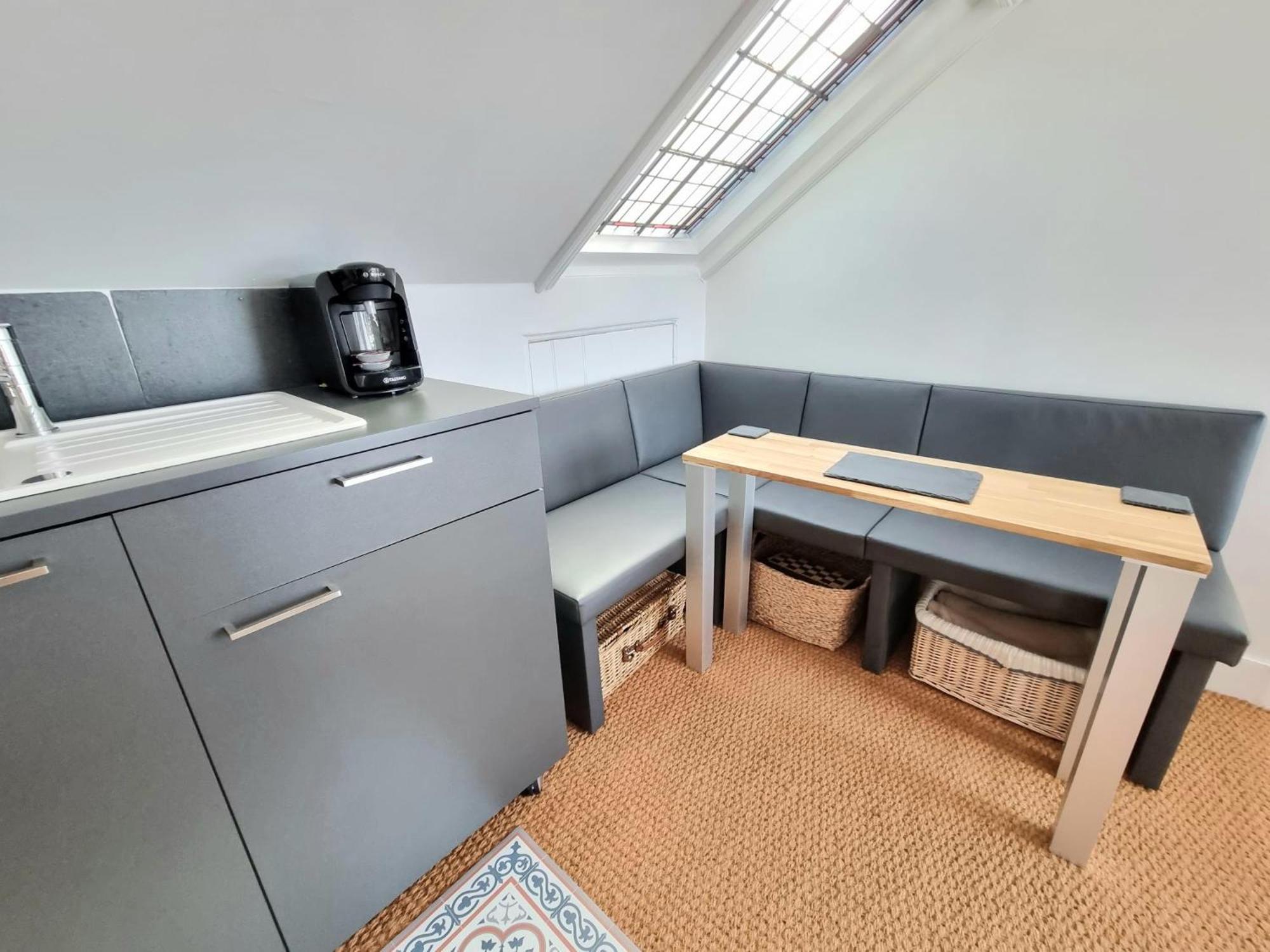 West Hill Retreat Seaview Balcony Chic Loft Studio & Free Parking Hastings Luaran gambar