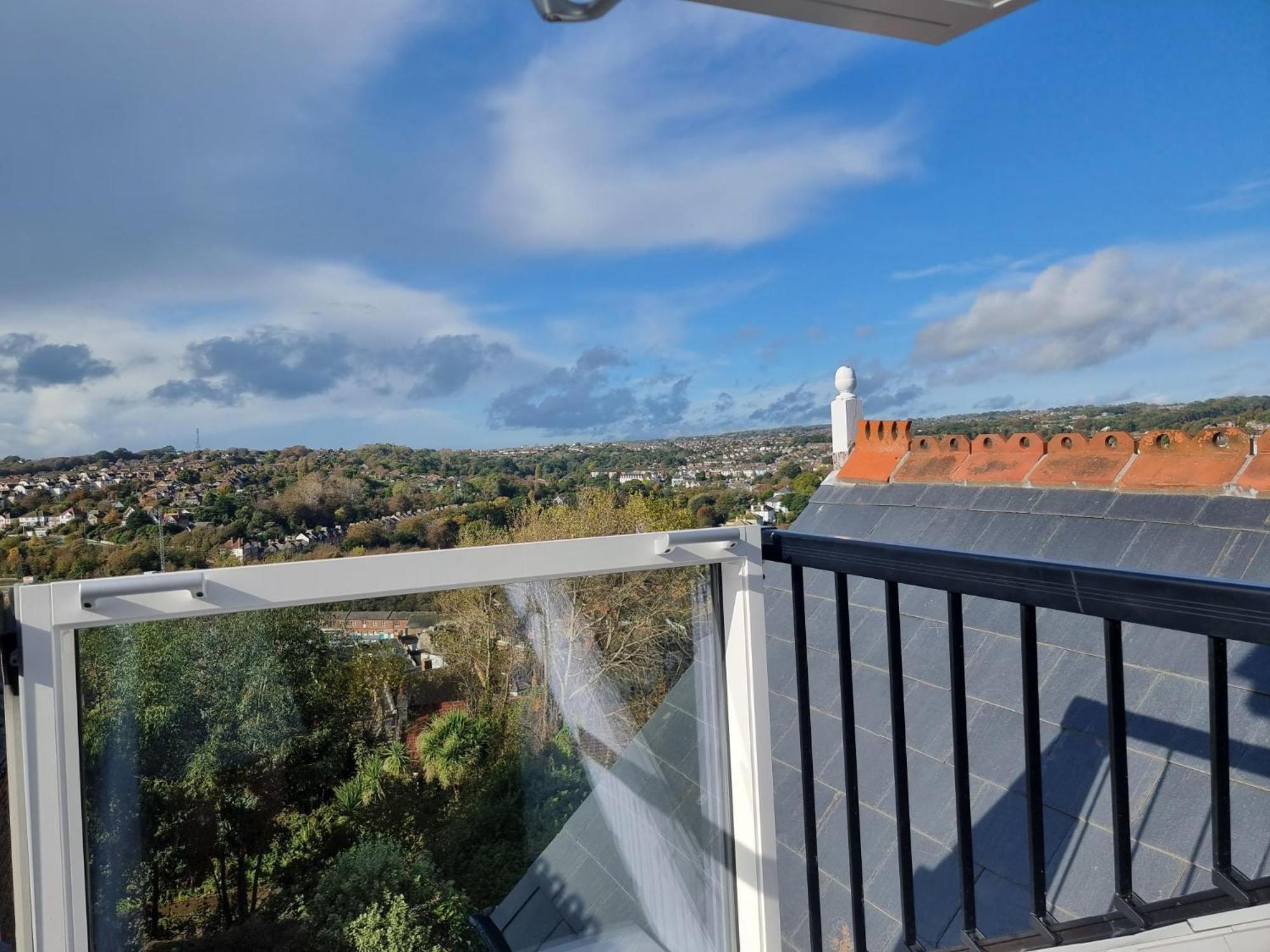 West Hill Retreat Seaview Balcony Chic Loft Studio & Free Parking Hastings Luaran gambar